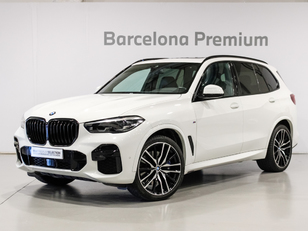 Fotos de BMW X5 xDrive40d color Blanco. Año 2021. 250KW(340CV). Diésel. En concesionario Barcelona Premium -- GRAN VIA de Barcelona