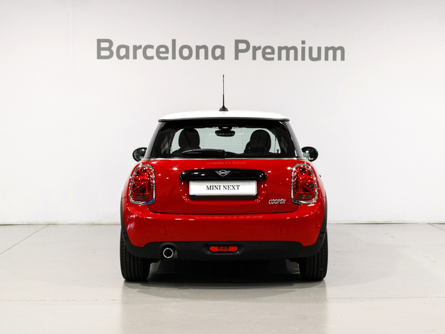 fotoG 4 del MINI MINI 3 Puertas Cooper 100 kW (136 CV) 136cv Gasolina del 2021 en Barcelona