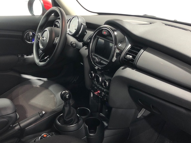 fotoG 7 del MINI MINI 5 Puertas Cooper 100 kW (136 CV) 136cv Gasolina del 2020 en Madrid