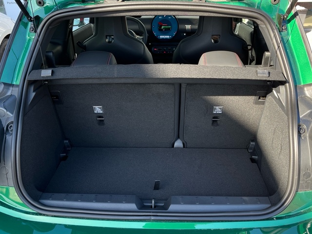 fotoG 16 del MINI MINI 3 Puertas Cooper SE 160 kW (218 CV) 218cv Eléctrico del 2024 en Murcia