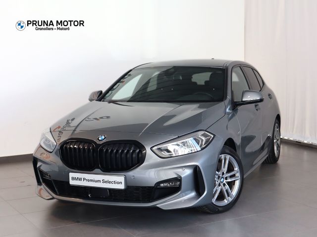 BMW Serie 1 118d color Gris. Año 2024. 110KW(150CV). Diésel. En concesionario Pruna Motor, S.L de Barcelona
