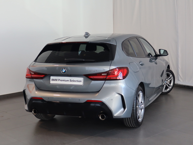 BMW Serie 1 118d color Gris. Año 2024. 110KW(150CV). Diésel. En concesionario Pruna Motor, S.L de Barcelona