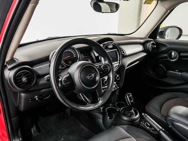 fotoG 19 del MINI MINI 5 Puertas Cooper 100 kW (136 CV) 136cv Gasolina del 2020 en Tarragona