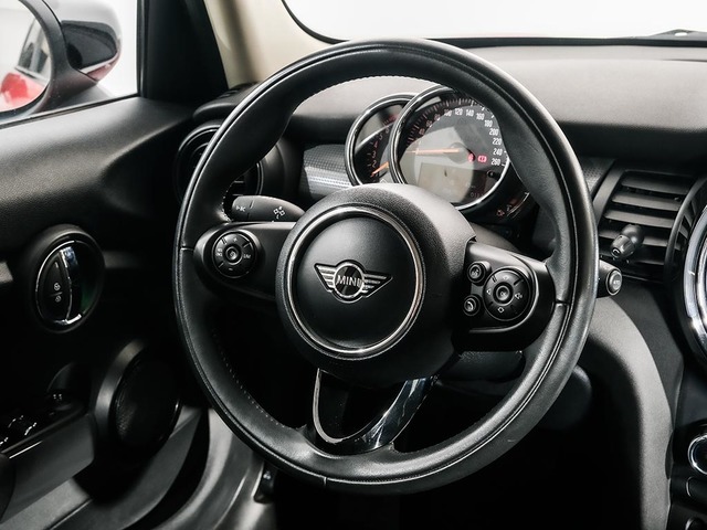 fotoG 23 del MINI MINI 5 Puertas Cooper 100 kW (136 CV) 136cv Gasolina del 2020 en Tarragona