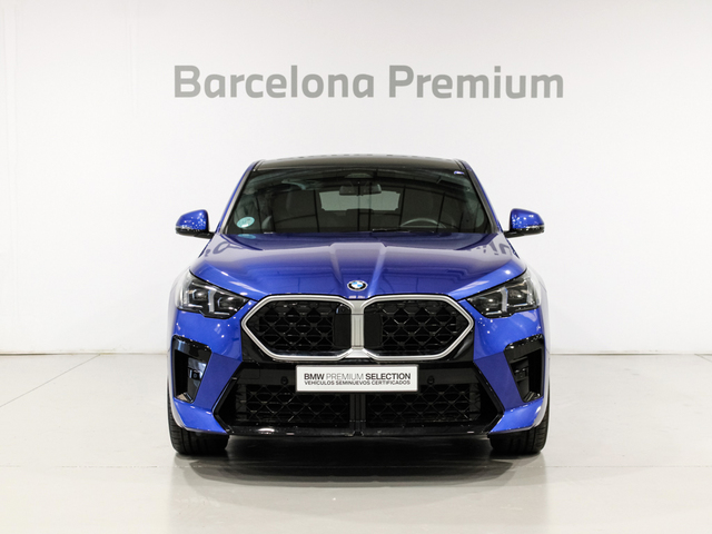 BMW X2 sDrive18d color Azul. Año 2024. 110KW(150CV). Diésel. En concesionario Barcelona Premium -- GRAN VIA de Barcelona