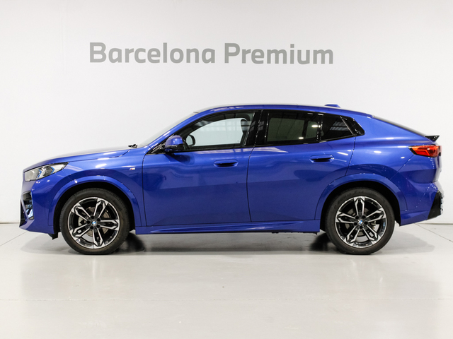 BMW X2 sDrive18d color Azul. Año 2024. 110KW(150CV). Diésel. En concesionario Barcelona Premium -- GRAN VIA de Barcelona