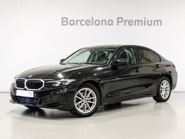 BMW Serie 3 320d color Negro. Año 2024. 140KW(190CV). Diésel. En concesionario Barcelona Premium -- GRAN VIA de Barcelona