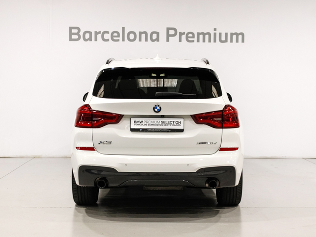 BMW X3 xDrive20d color Blanco. Año 2020. 140KW(190CV). Diésel. En concesionario Barcelona Premium -- GRAN VIA de Barcelona