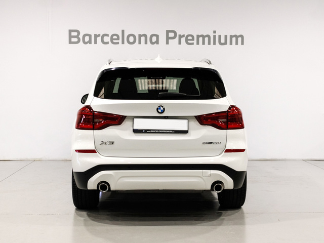 BMW X3 xDrive20i color Blanco. Año 2022. 135KW(184CV). Gasolina. En concesionario Barcelona Premium -- GRAN VIA de Barcelona