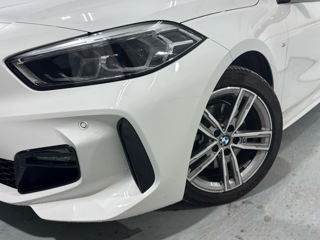 BMW Serie 1 118d color Blanco. Año 2024. 110KW(150CV). Diésel. En concesionario Auto Premier, S.A. - ALCALÁ DE HENARES de Madrid