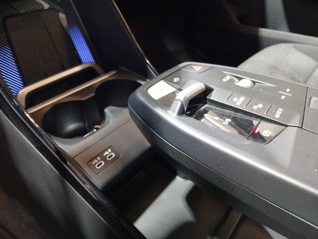 BMW iX1 xDrive30 color Negro. Año 2023. 230KW(313CV). Eléctrico. En concesionario GANDIA Automoviles Fersan, S.A. de Valencia