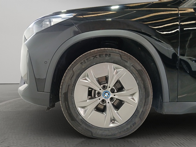 BMW iX1 xDrive30 color Negro. Año 2023. 230KW(313CV). Eléctrico. En concesionario GANDIA Automoviles Fersan, S.A. de Valencia
