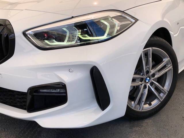 BMW Serie 1 118d color Blanco. Año 2024. 110KW(150CV). Diésel. En concesionario Proa Premium Manacor de Baleares