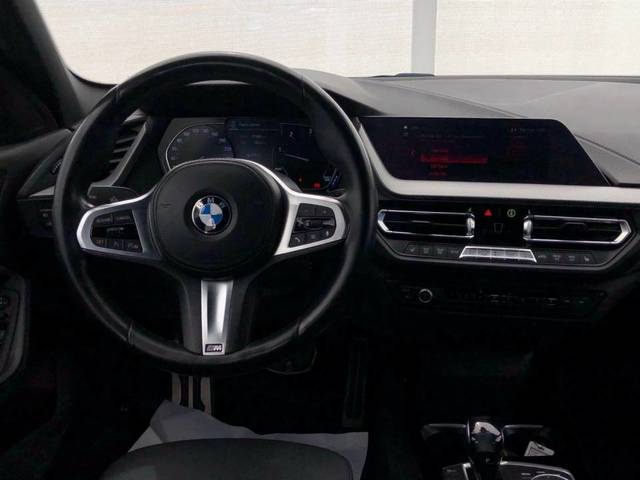 BMW Serie 1 118d color Blanco. Año 2024. 110KW(150CV). Diésel. En concesionario Proa Premium Manacor de Baleares