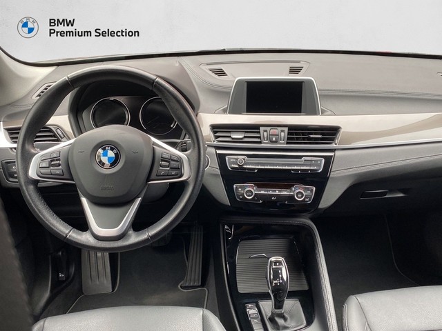 BMW X1 sDrive18i color Gris. Año 2021. 103KW(140CV). Gasolina. En concesionario Marmotor de Las Palmas