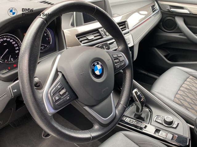 BMW X1 sDrive18i color Gris. Año 2021. 103KW(140CV). Gasolina. En concesionario Marmotor de Las Palmas