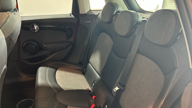 fotoG 8 del MINI MINI 5 Puertas Cooper 100 kW (136 CV) 136cv Gasolina del 2019 en Madrid