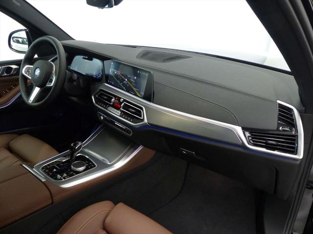 BMW X5 xDrive45e color Negro. Año 2021. 290KW(394CV). Híbrido Electro/Gasolina. En concesionario Lurauto - Gipuzkoa de Guipuzcoa