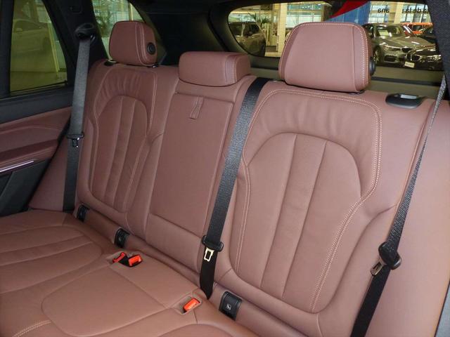 BMW X5 xDrive45e color Negro. Año 2021. 290KW(394CV). Híbrido Electro/Gasolina. En concesionario Lurauto - Gipuzkoa de Guipuzcoa