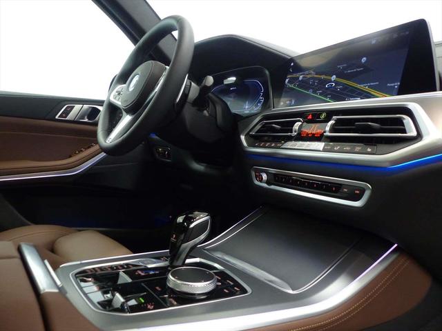 BMW X5 xDrive45e color Negro. Año 2021. 290KW(394CV). Híbrido Electro/Gasolina. En concesionario Lurauto - Gipuzkoa de Guipuzcoa