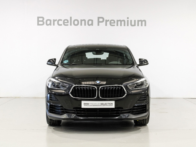 BMW X2 sDrive18i color Negro. Año 2021. 103KW(140CV). Gasolina. En concesionario Barcelona Premium -- GRAN VIA de Barcelona