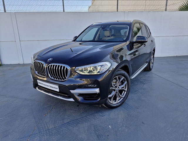 BMW X3 xDrive20d color Gris. Año 2021. 140KW(190CV). Diésel. En concesionario Movitransa Cars Huelva de Huelva