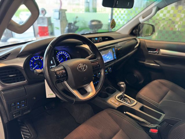 Toyota Hilux 2.4 D-4D Doble Cabina VXL A/T 110 kW (150 CV)