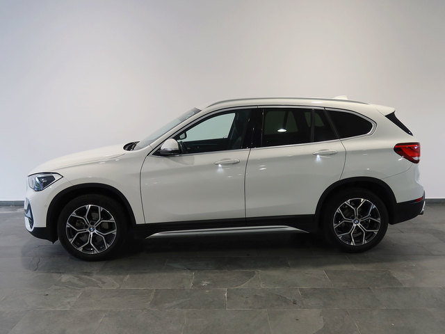 BMW X1 sDrive18d color Blanco. Año 2021. 110KW(150CV). Diésel. En concesionario Autogal de Ourense