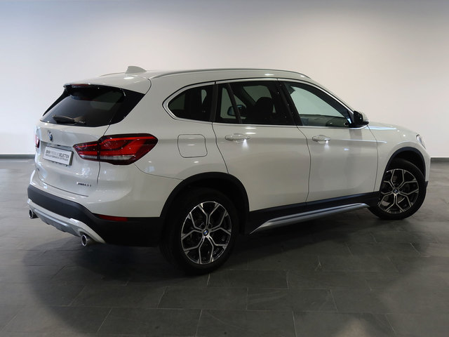 BMW X1 sDrive18d color Blanco. Año 2021. 110KW(150CV). Diésel. En concesionario Autogal de Ourense