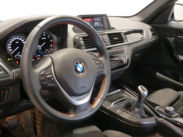 BMW Serie 1 118d color Azul. Año 2018. 110KW(150CV). Diésel. En concesionario ALZIRA Automoviles Fersan, S.A. de Valencia