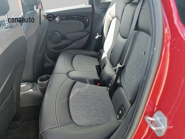 fotoG 8 del MINI MINI 5 Puertas Cooper 100 kW (136 CV) 136cv Gasolina del 2022 en Sta. C. Tenerife