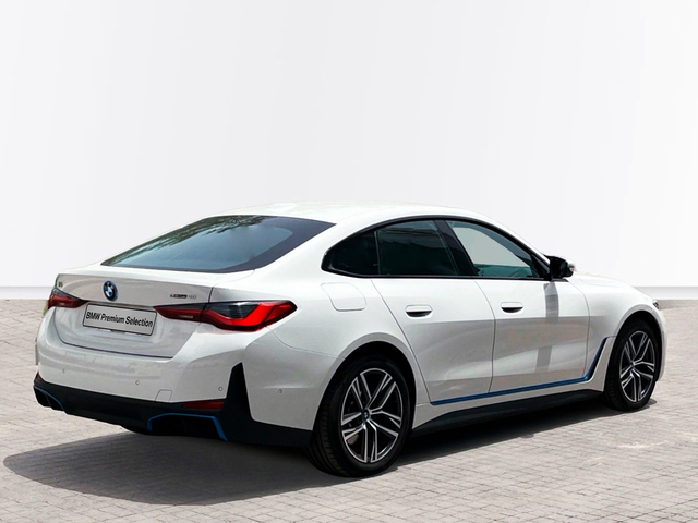 BMW i4 eDrive40 color Blanco. Año 2024. 250KW(340CV). Eléctrico. En concesionario CARTAGENA PREMIUM S.L. de Murcia