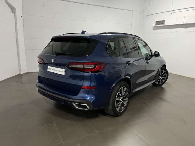 BMW X5 xDrive45e color Azul. Año 2021. 290KW(394CV). Híbrido Electro/Gasolina. En concesionario Amiocar S.A. de Coruña