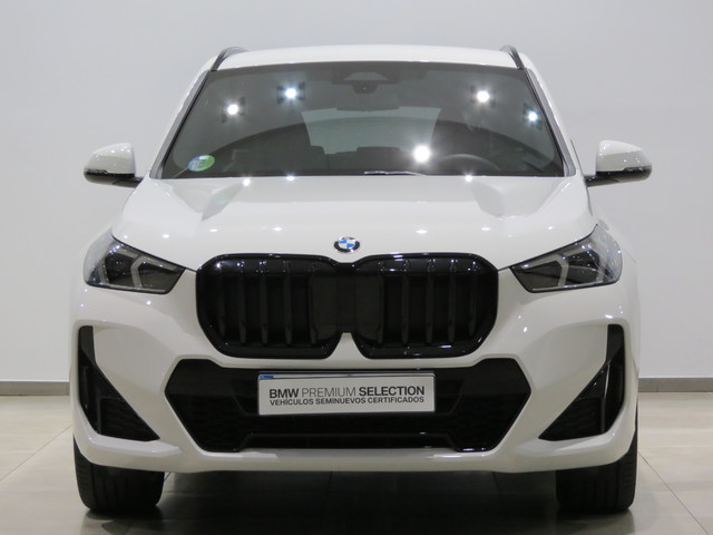 BMW X1 sDrive20d color Blanco. Año 2024. 120KW(163CV). Diésel. En concesionario SAN JUAN Automoviles Fersan S.A. de Alicante