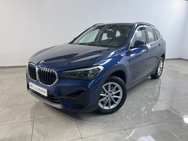 BMW X1 sDrive18d color Azul. Año 2022. 110KW(150CV). Diésel. En concesionario Movitransa Cars Jerez de Cádiz