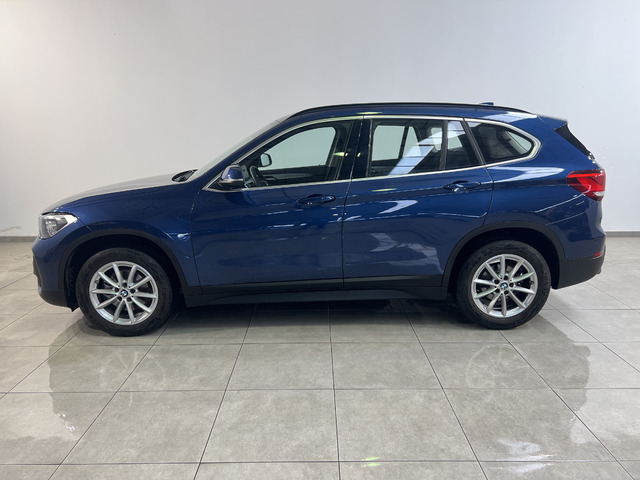 BMW X1 sDrive18d color Azul. Año 2022. 110KW(150CV). Diésel. En concesionario Movitransa Cars Jerez de Cádiz