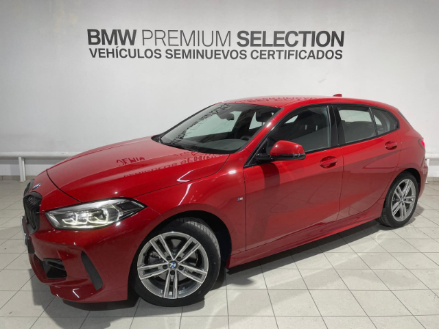 BMW Serie 1 116d color Rojo. Año 2024. 85KW(116CV). Diésel. En concesionario Hispamovil, Torrevieja de Alicante