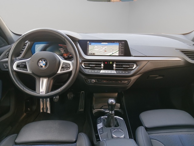 BMW Serie 1 116d color Gris. Año 2024. 85KW(116CV). Diésel. En concesionario FINESTRAT Automoviles Fersan, S.A. de Alicante