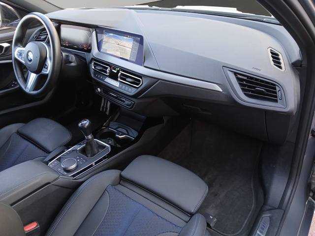 BMW Serie 1 116d color Gris. Año 2024. 85KW(116CV). Diésel. En concesionario FINESTRAT Automoviles Fersan, S.A. de Alicante