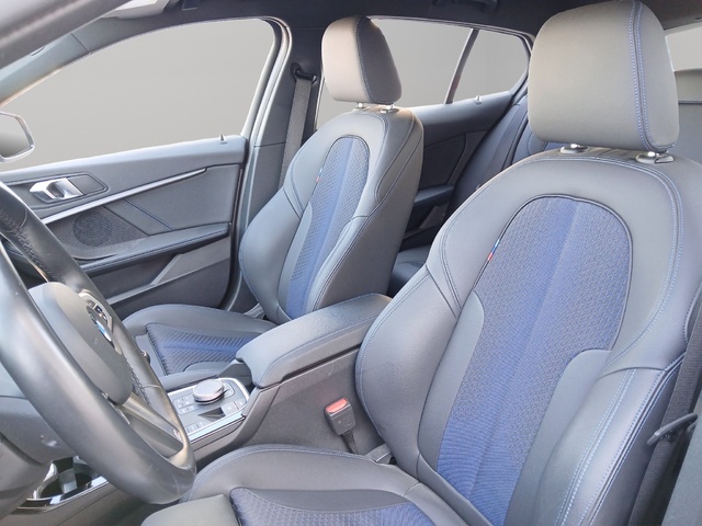 BMW Serie 1 116d color Gris. Año 2024. 85KW(116CV). Diésel. En concesionario FINESTRAT Automoviles Fersan, S.A. de Alicante