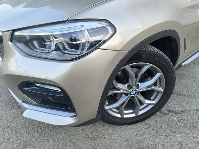 BMW X4 xDrive20d color Beige. Año 2018. 140KW(190CV). Diésel. En concesionario Automóviles Oviedo S.A. de Asturias