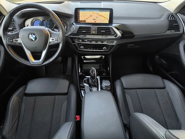 BMW X4 xDrive20d color Beige. Año 2018. 140KW(190CV). Diésel. En concesionario Automóviles Oviedo S.A. de Asturias