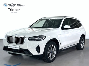 Fotos de BMW X3 xDrive30e color Blanco. Año 2024. 215KW(292CV). Híbrido Electro/Gasolina. En concesionario Triocar Gijón (Bmw y Mini) de Asturias