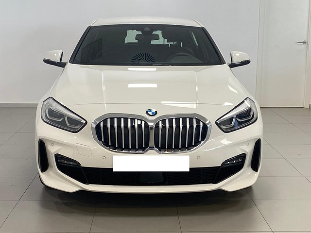 BMW Serie 1 118i color Blanco. Año 2021. 103KW(140CV). Gasolina. En concesionario Marmotor de Las Palmas
