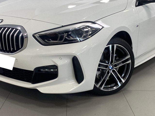 BMW Serie 1 118i color Blanco. Año 2021. 103KW(140CV). Gasolina. En concesionario Marmotor de Las Palmas
