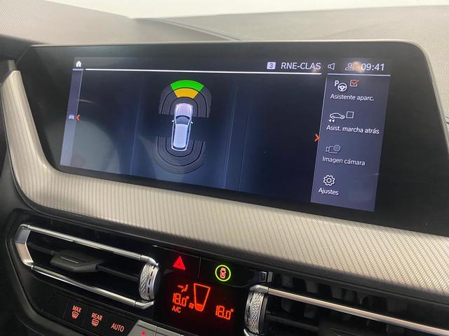 BMW Serie 1 118i color Blanco. Año 2021. 103KW(140CV). Gasolina. En concesionario Marmotor de Las Palmas