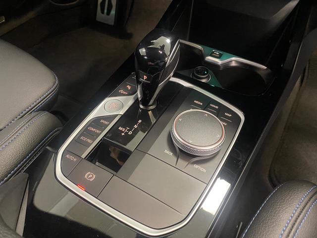 BMW Serie 1 118i color Blanco. Año 2021. 103KW(140CV). Gasolina. En concesionario Marmotor de Las Palmas
