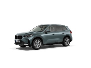 Fotos de BMW X1 sDrive18d color Verde. Año 2024. 110KW(150CV). Diésel. En concesionario Caetano Cuzco Raimundo Fernandez Villaverde, 45 de Madrid