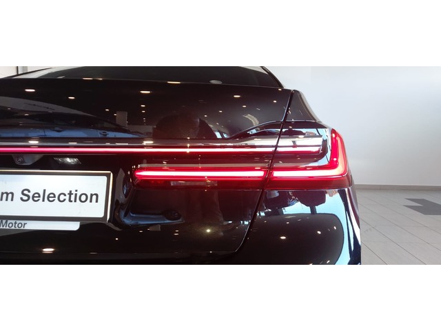 BMW Serie 7 730Ld color Negro. Año 2021. 210KW(286CV). Diésel. En concesionario Adler Motor S.L. TOLEDO de Toledo