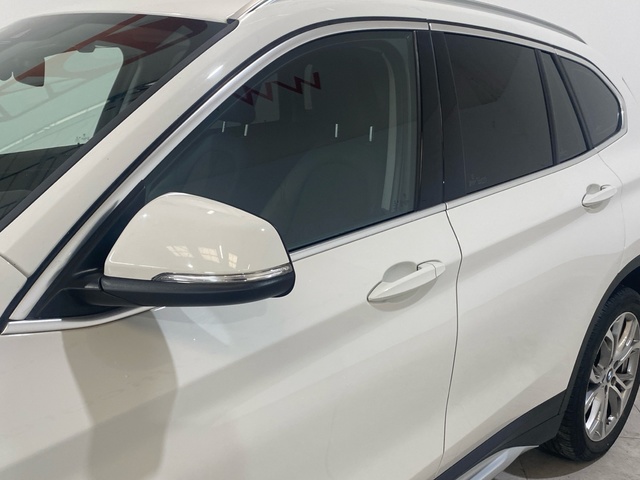 BMW X1 sDrive18d color Blanco. Año 2019. 110KW(150CV). Diésel. En concesionario Burgocar (Bmw y Mini) de Burgos